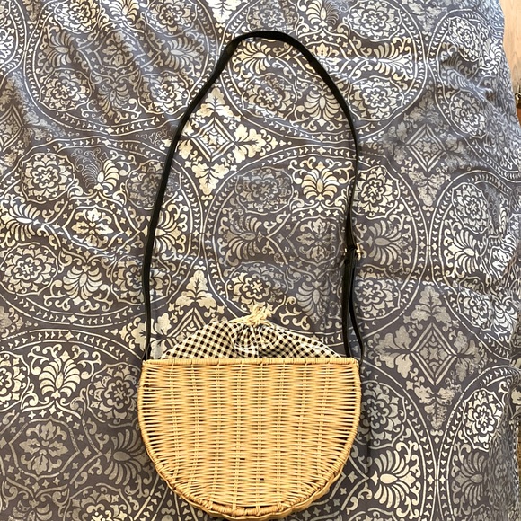 Straw Studios Handbags - Woven summer bag with cotton lining.